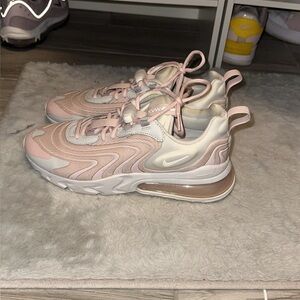 Women’s Nike shoes